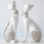 Load image into Gallery viewer, Cat Couple Figurine
